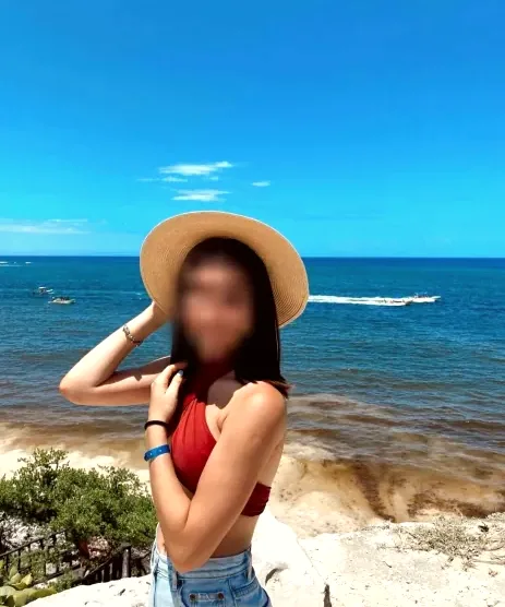 Alexandra, 22