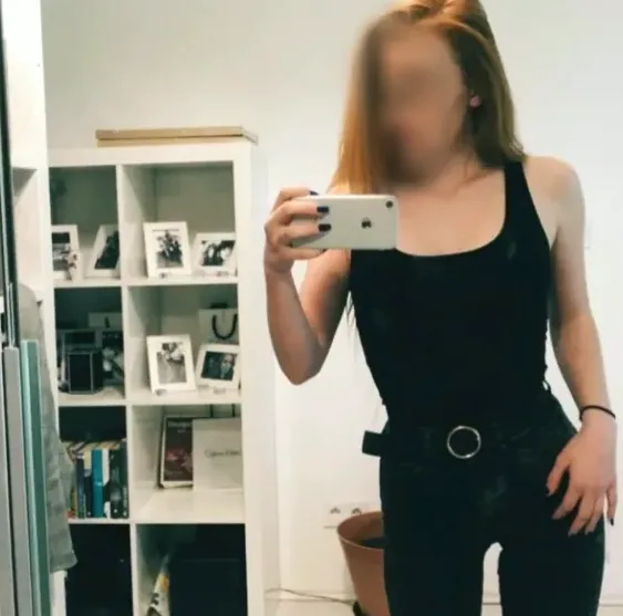 Alexandra, 36