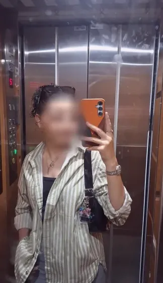 Corinna, 21