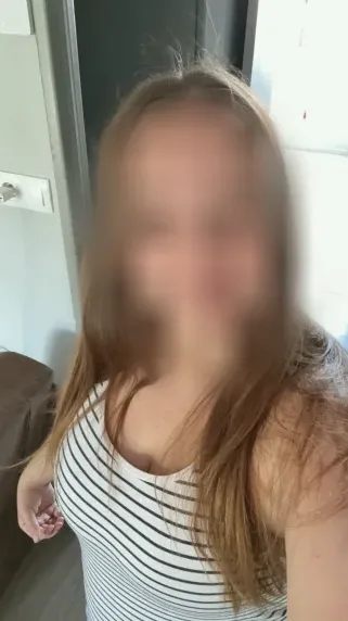 Emilia, 29