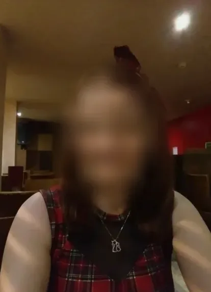Julia, 38