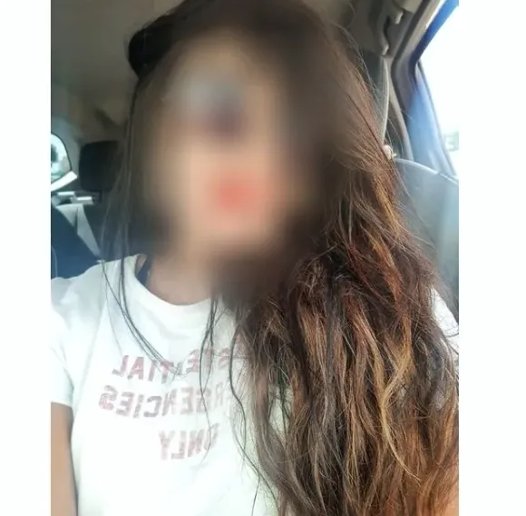 Larissa, 35