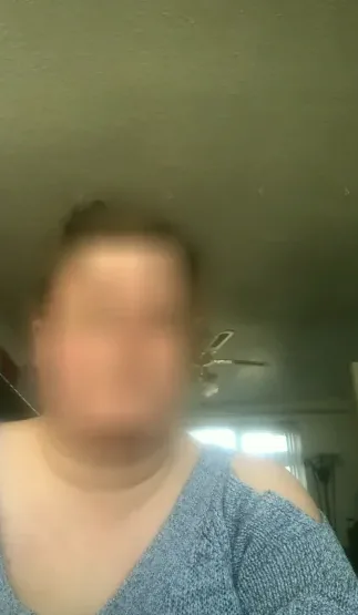 Lilly, 28