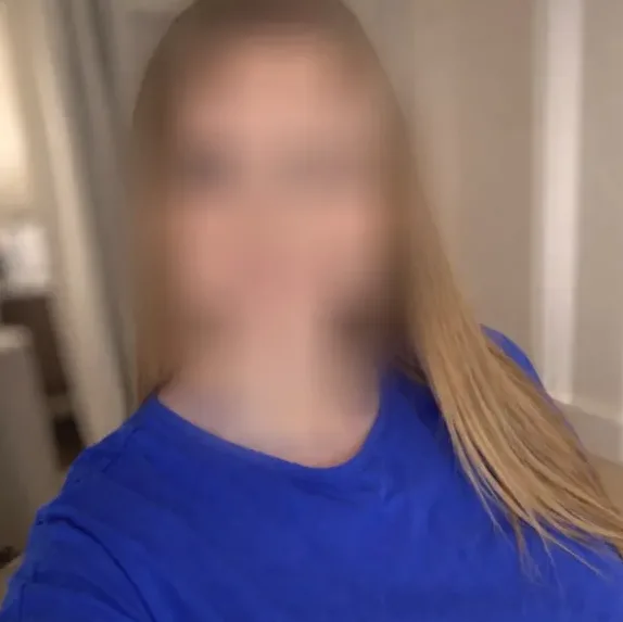 Mirela, 39