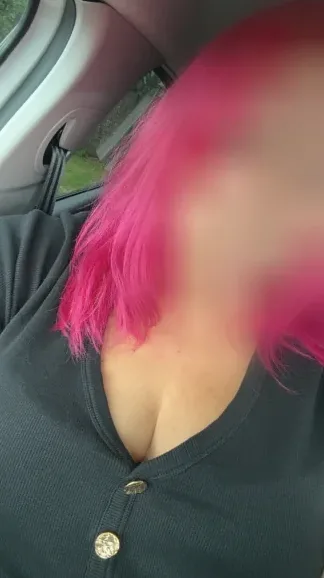 Nikolina, 37