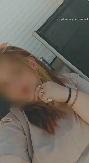 Simone, 27