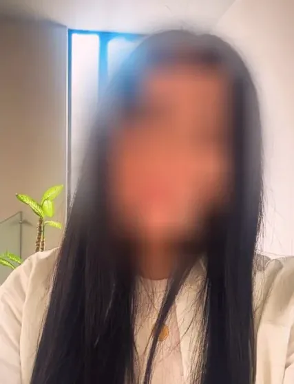 Sophie, 37